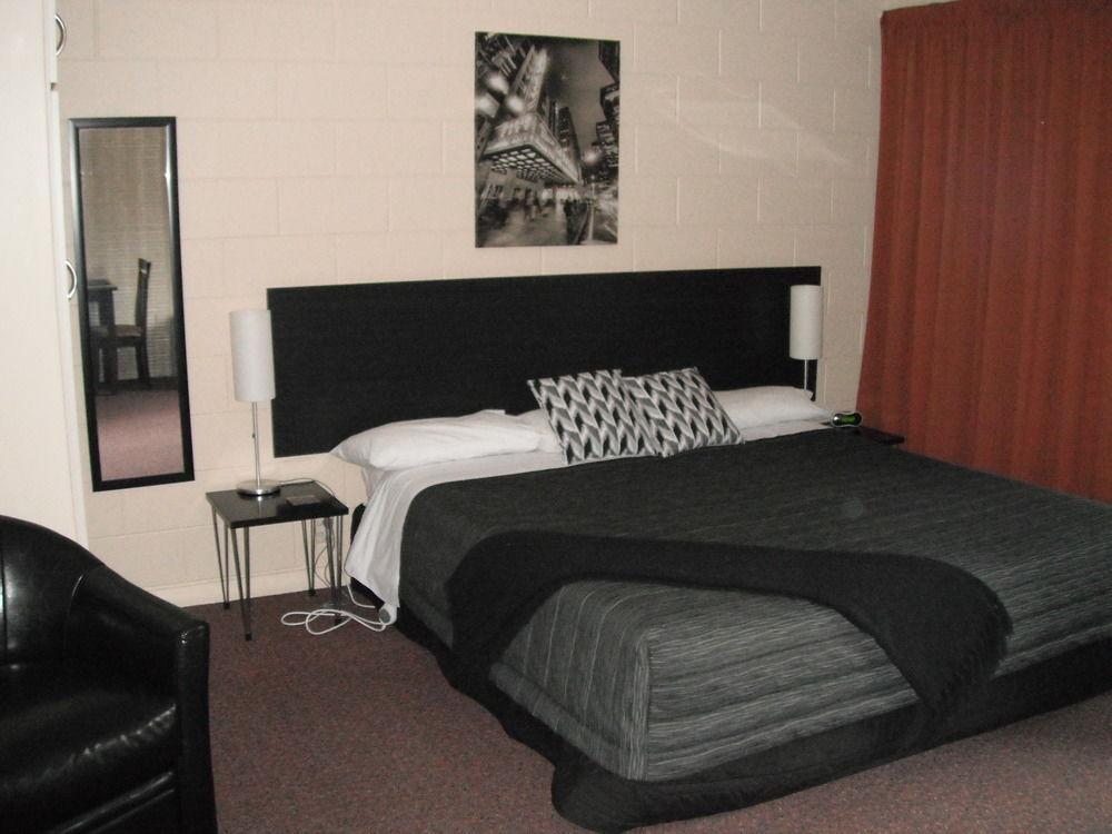 Central Gateway Motel Кромвель Екстер'єр фото