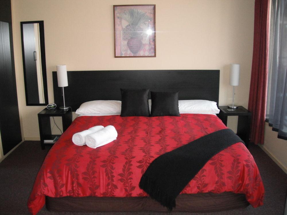 Central Gateway Motel Кромвель Екстер'єр фото