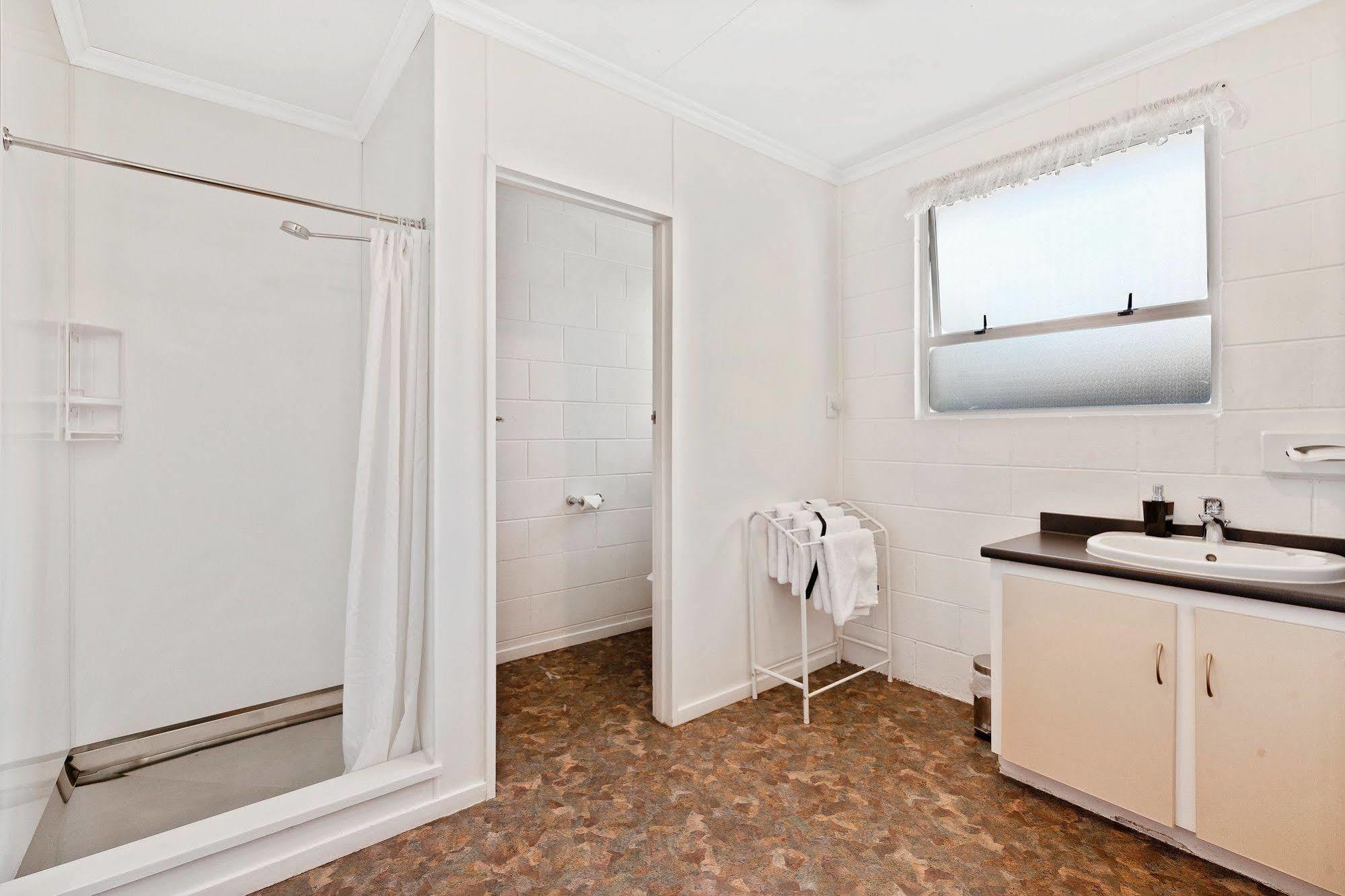 Central Gateway Motel Кромвель Екстер'єр фото