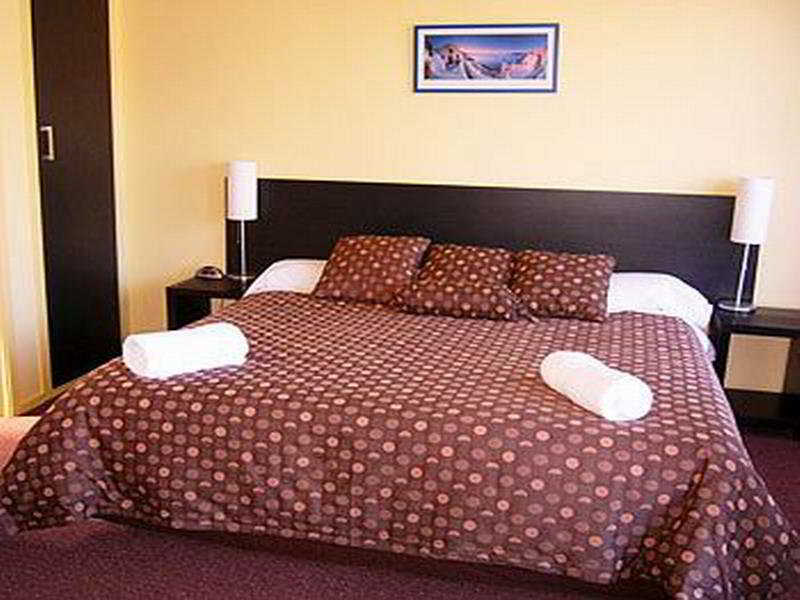 Central Gateway Motel Кромвель Екстер'єр фото